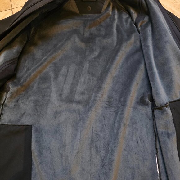 Lululemon men's cross chill jacket - Picture 5 of 9